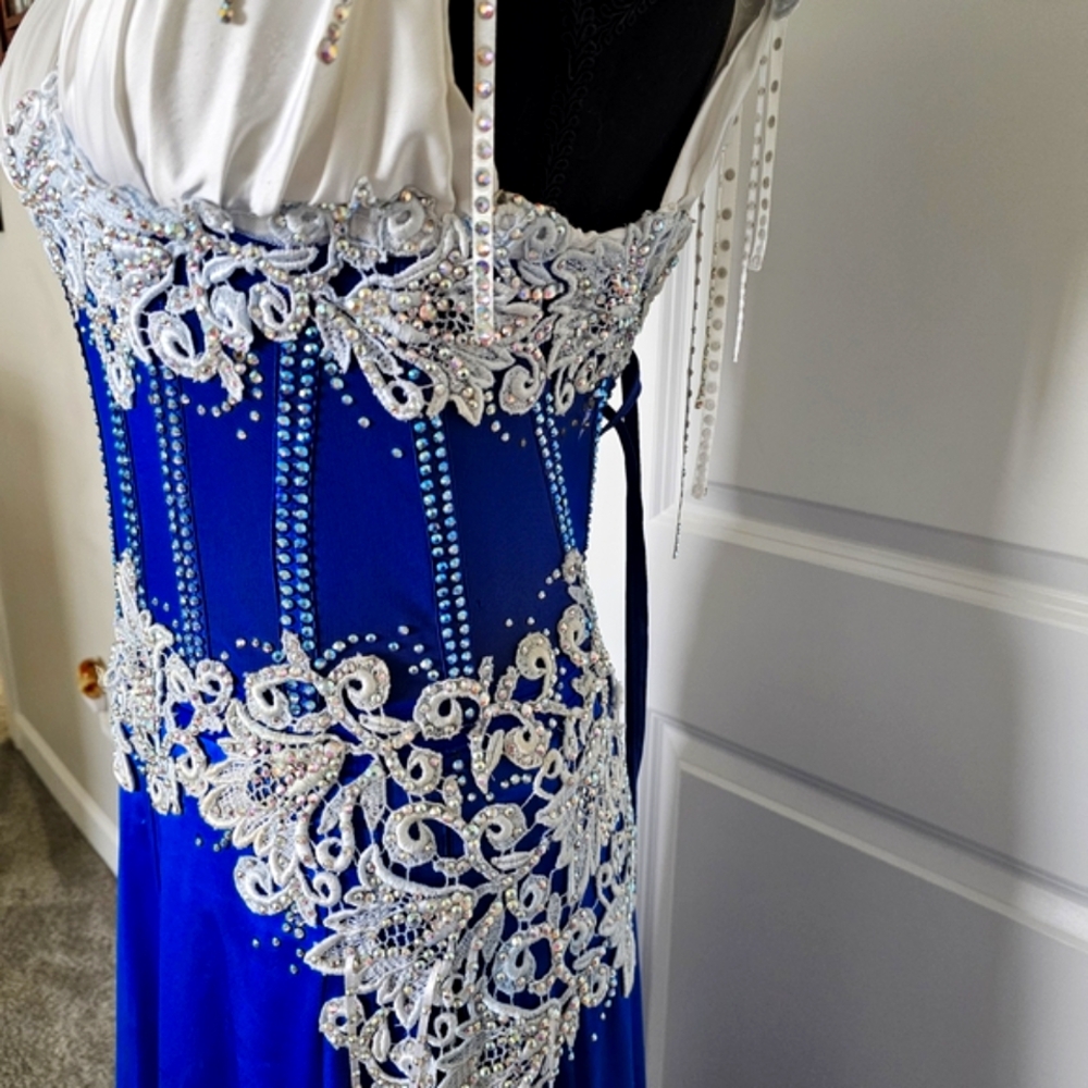 Elegant Blue and White Smooth  BallGown - Picture 2 of 8